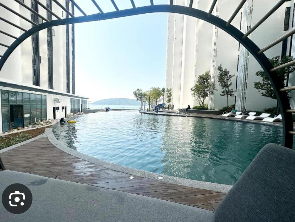 The Ocean View Apartemen *